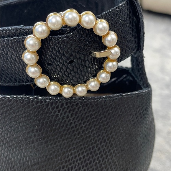 Jimmy Choo Black Embossed Leather Ankle Boots Heeled Pearl Buckle Sz 39 - Picture 4 of 13